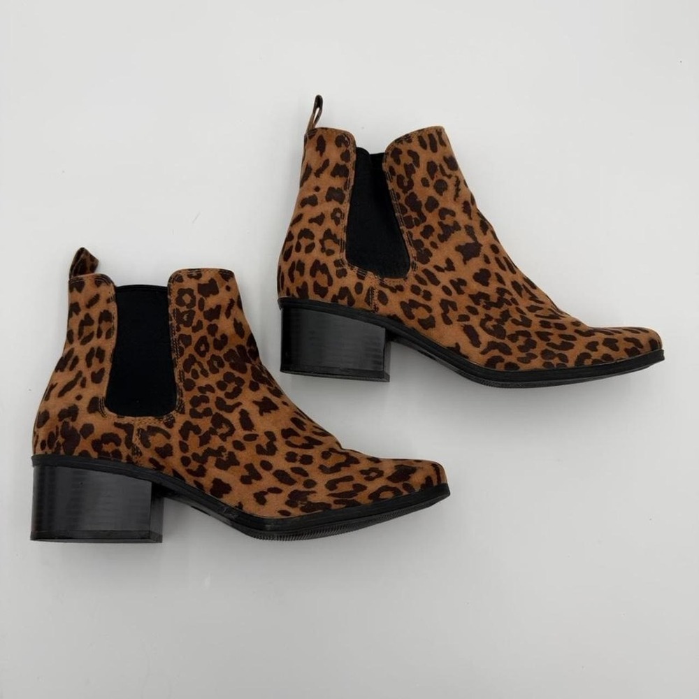 A New Day Ellie leopard print Chelsea boots women's size 9 ankle booties